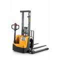 Lyftex ELECTRIC STRADDLE-LEG STACKER, MAX LIFT HEIGHT: 63", CAP: 2200 LBS LXECL22-63